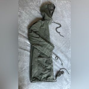 MONORENO Olive Green trench with intricate details on the sleeves Size: M